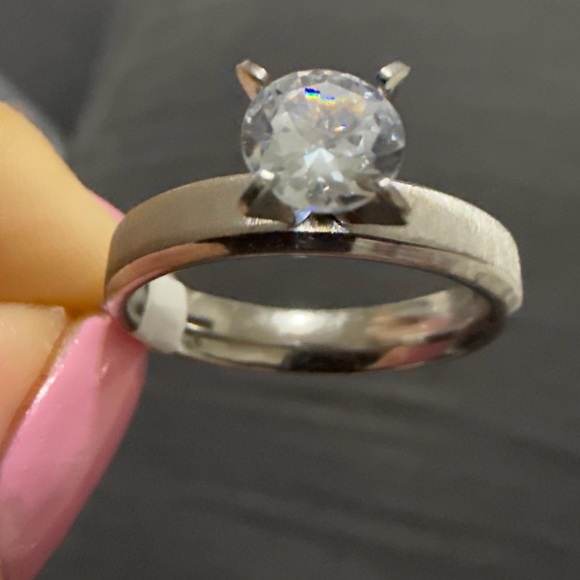 Elegant Stainless Steel Silver Ring with Zirconia | NEW - Picture 2 of 3